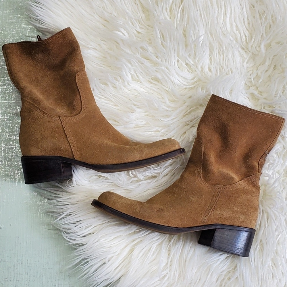 Vintage Nine West suede booties